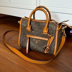Michael Kors small logo crossbody
